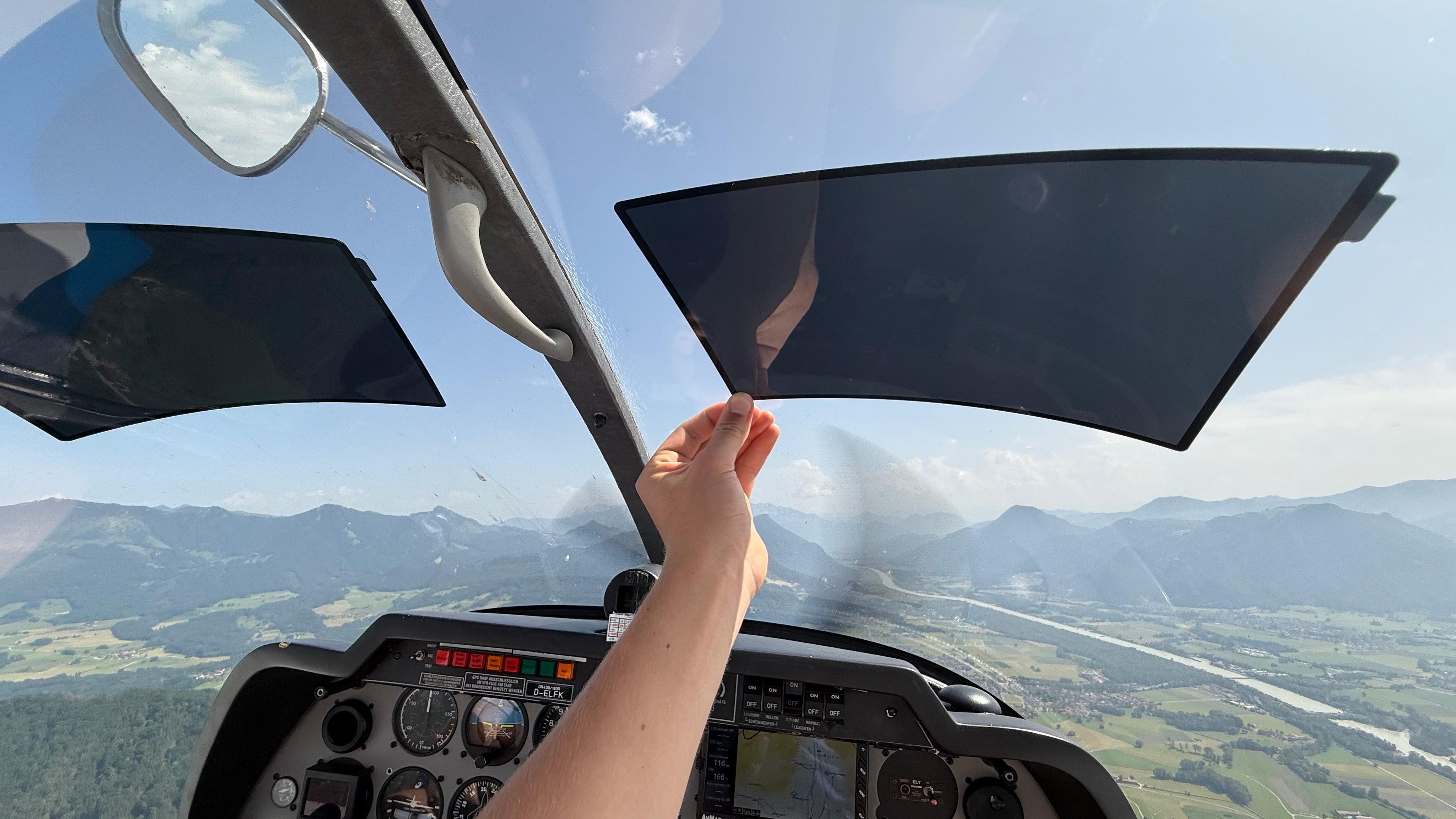 cockpit sonnensegel AviationShade – Die wiederverwendbare Cockpit Sonnenblende für Piloten – Apollodor Aviation GmbH